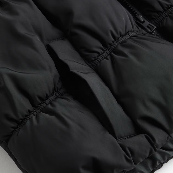 NWT H&M black cropped puffer vest - Picture 6 of 6
